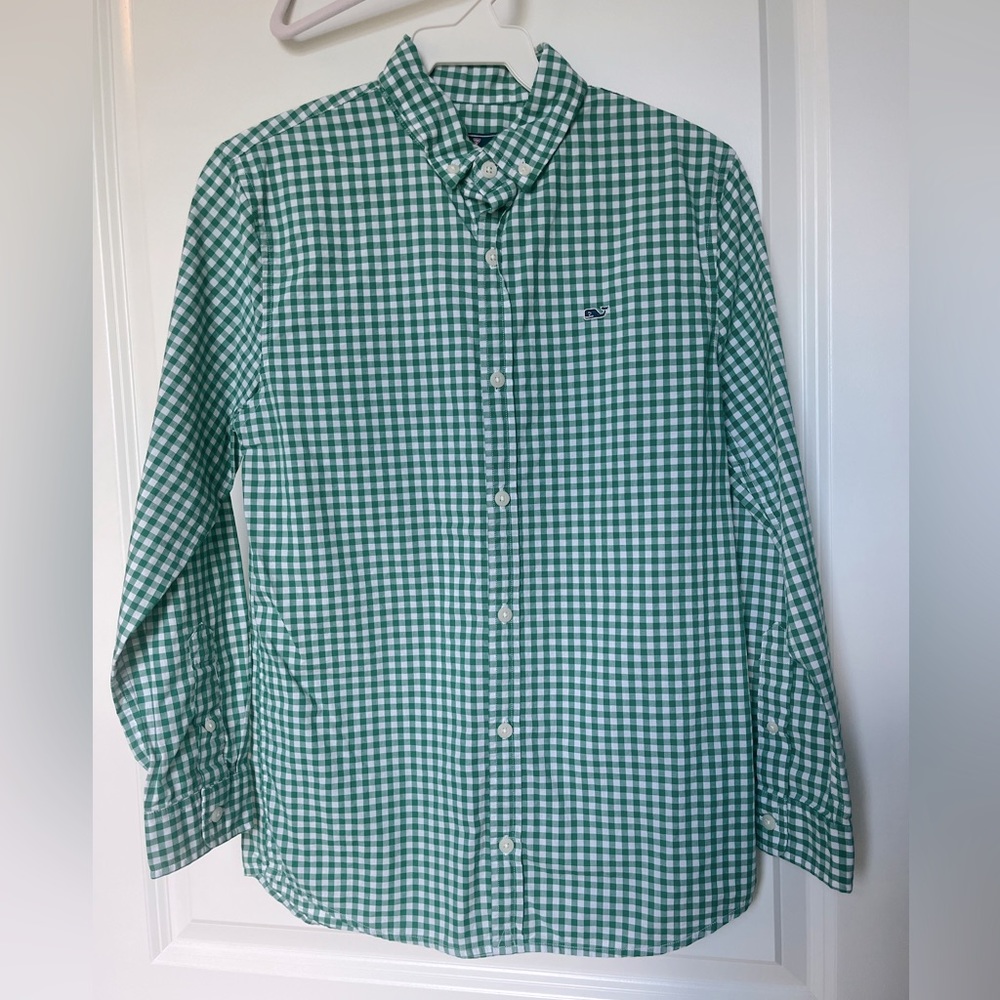 Boys Vineyard Vines long sleeve button down shirt, size Medium, gently used.